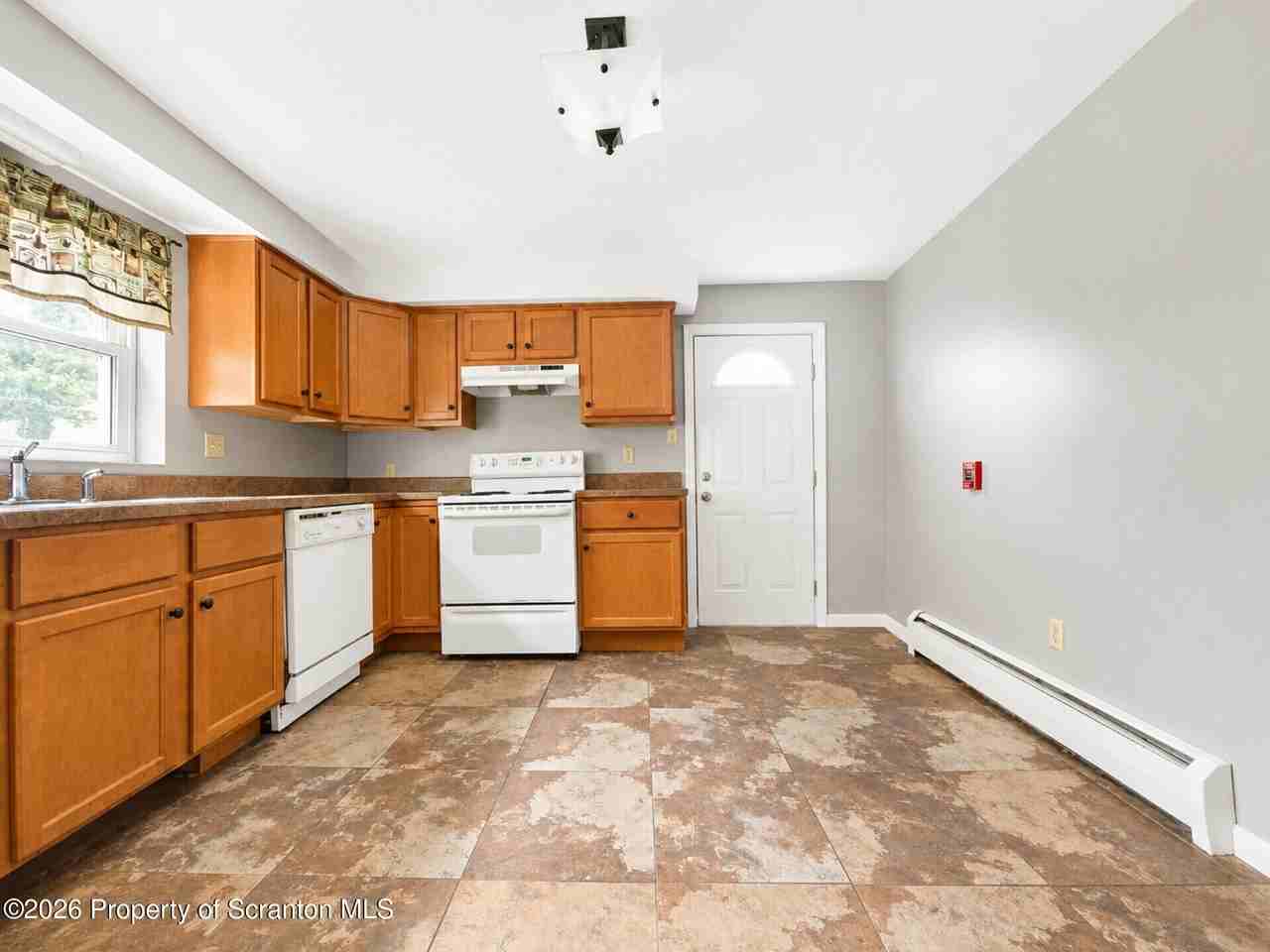 1011 Scranton St #1 - Photo 7 of 16