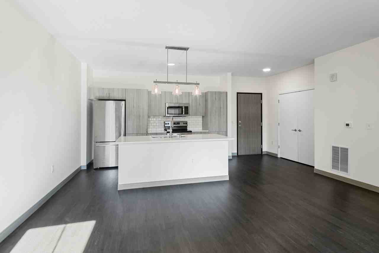 2420 E Capitol Dr #303 - Photo 5 of 26