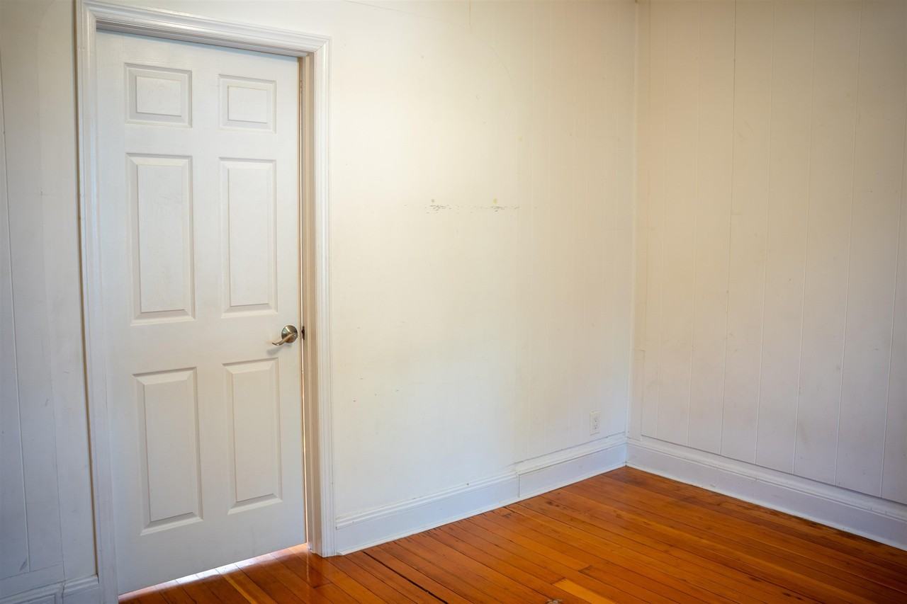 294 Clerk St #1 - Photo 6 of 13