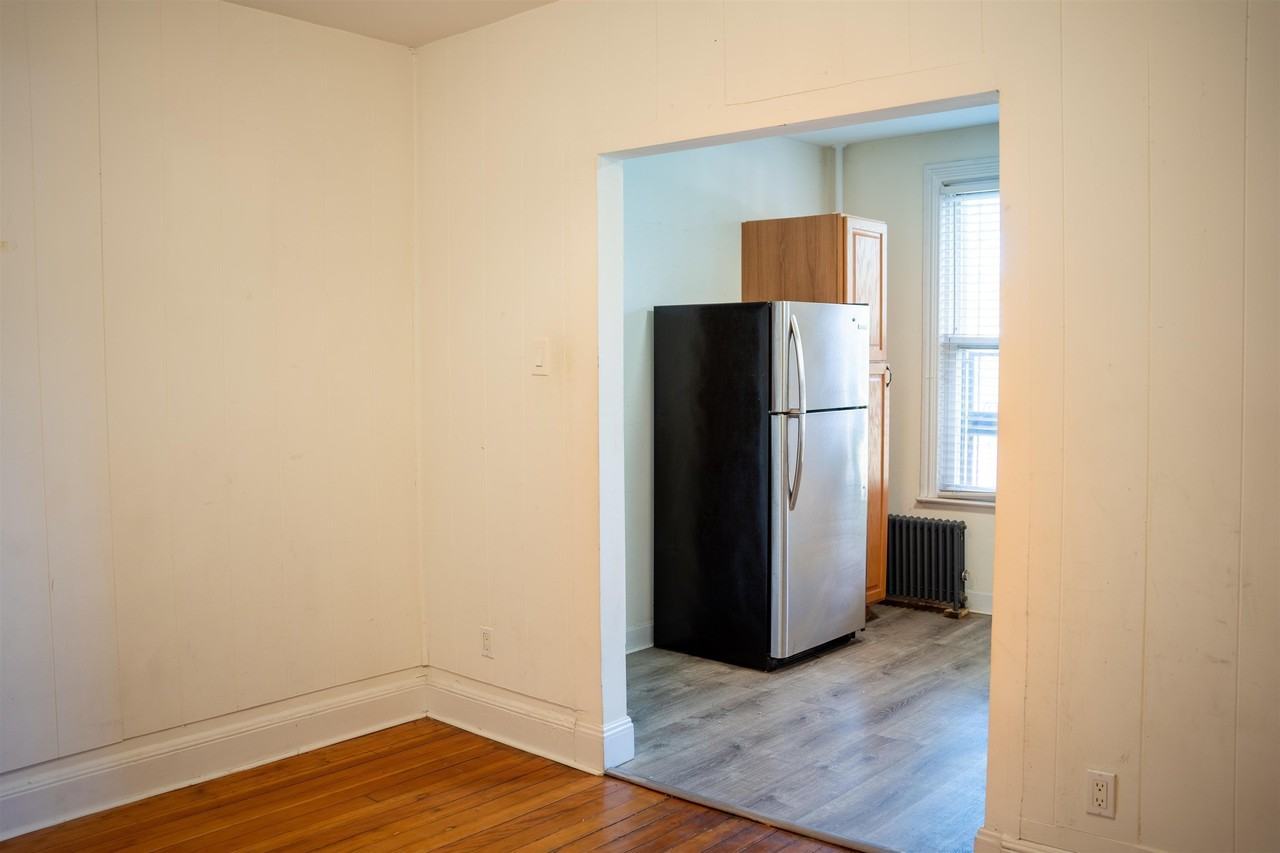 294 Clerk St #1 - Photo 7 of 13