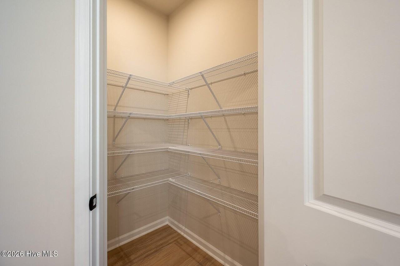 852 Tess St - Photo 7 of 30