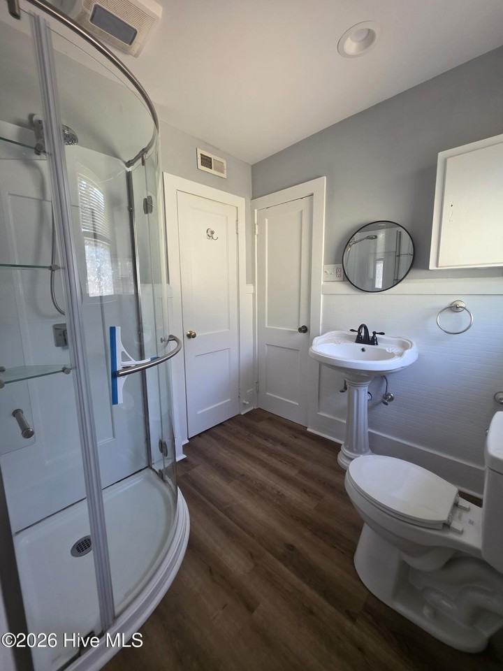 440 N May St #C - Photo 5 of 6