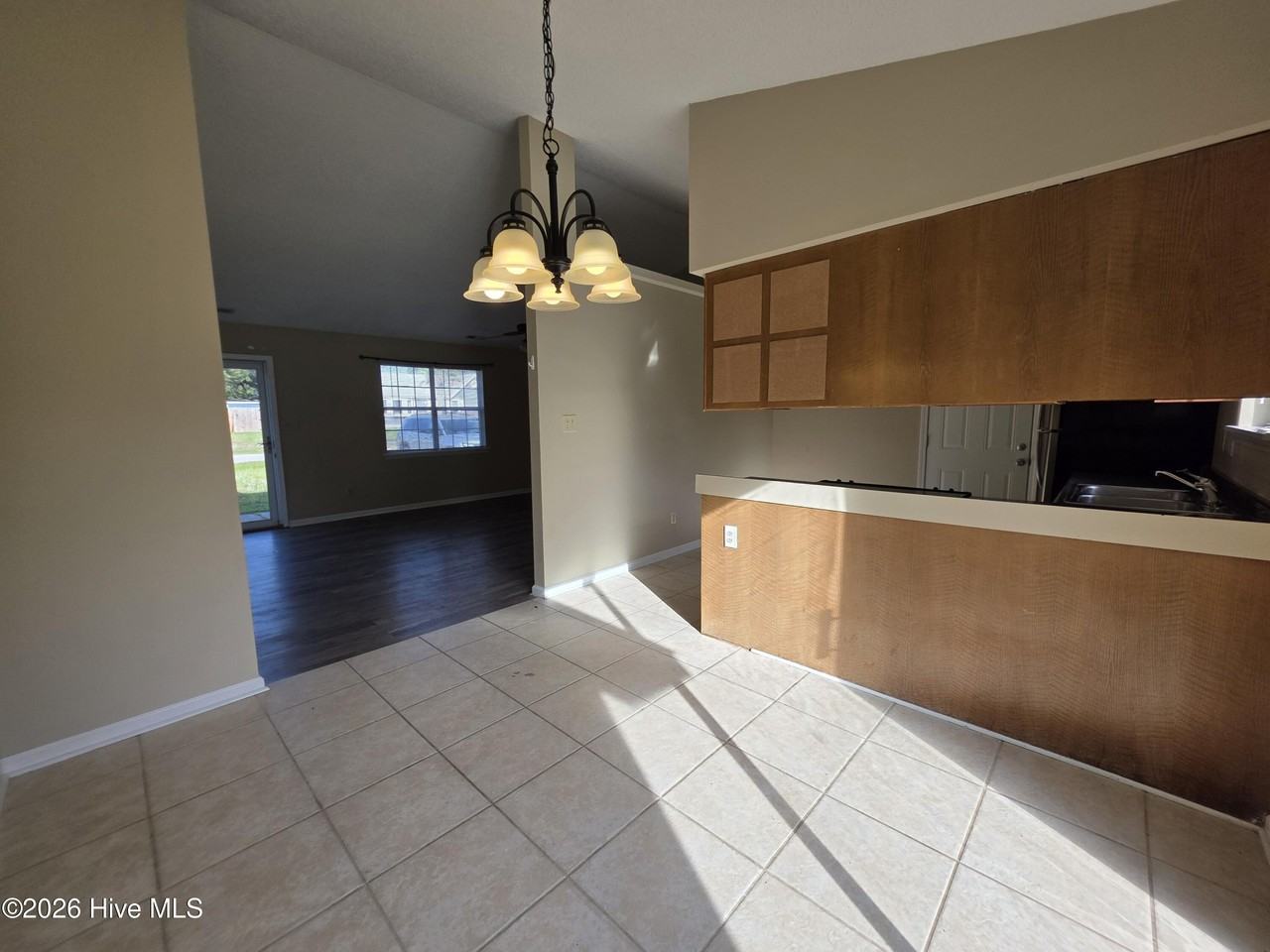 206 S Ginger Dr - Photo 4 of 15