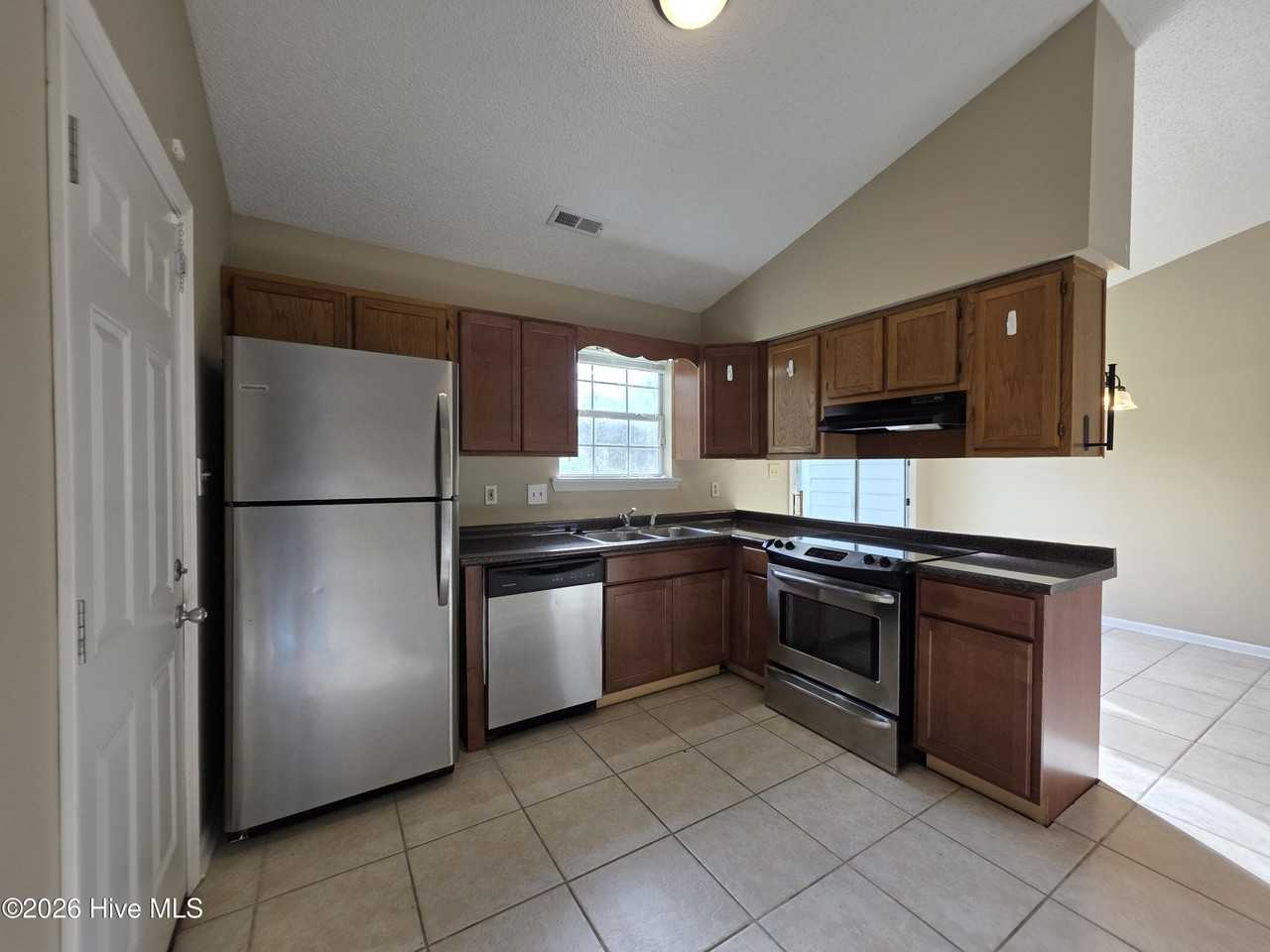 206 S Ginger Dr - Photo 5 of 15