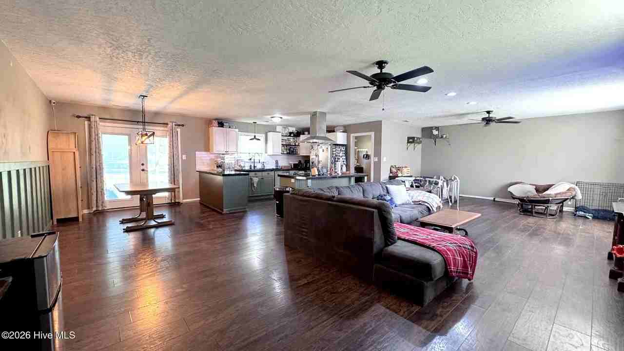 112 White Oak Blvd - Photo 2 of 16