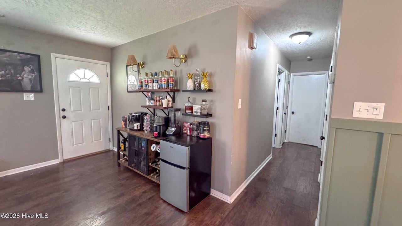 112 White Oak Blvd - Photo 3 of 16
