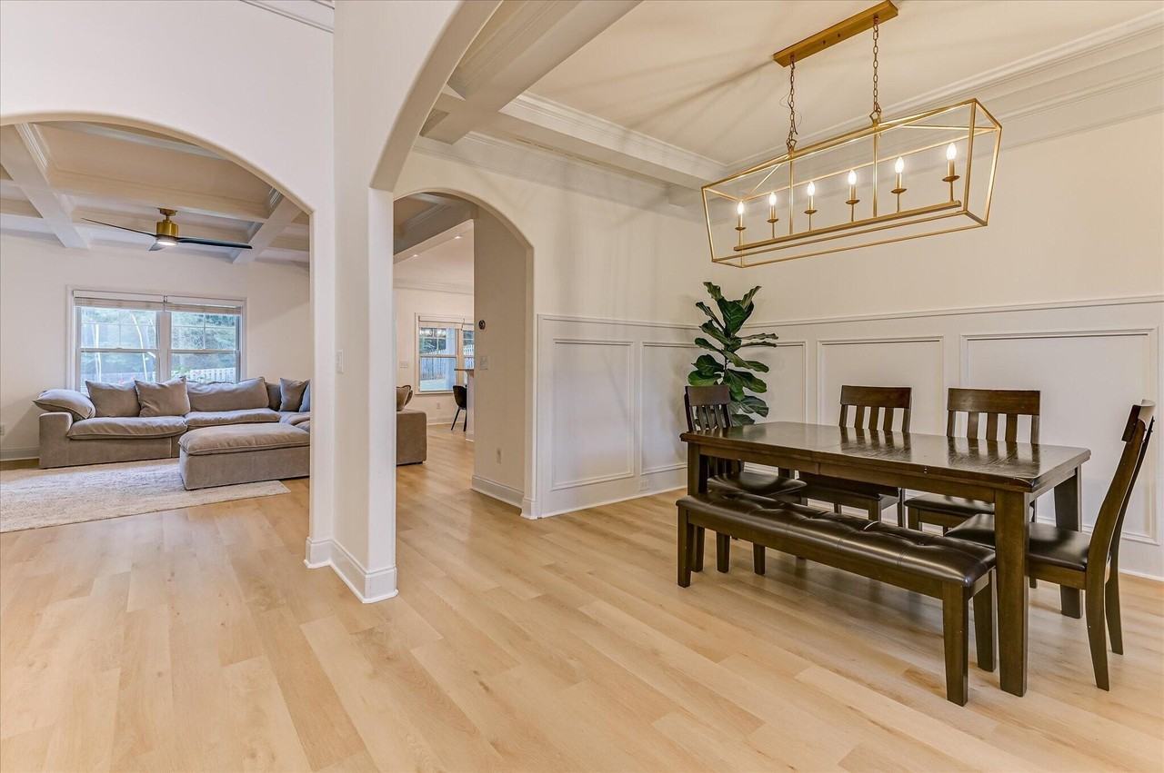 259 Wentworth Pl - Photo 4 of 48