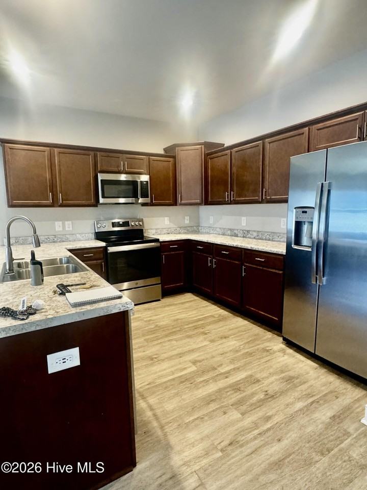 314 S Stingray Ln - Photo 6 of 21