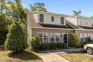 featured image of 4513 Country Club Rd