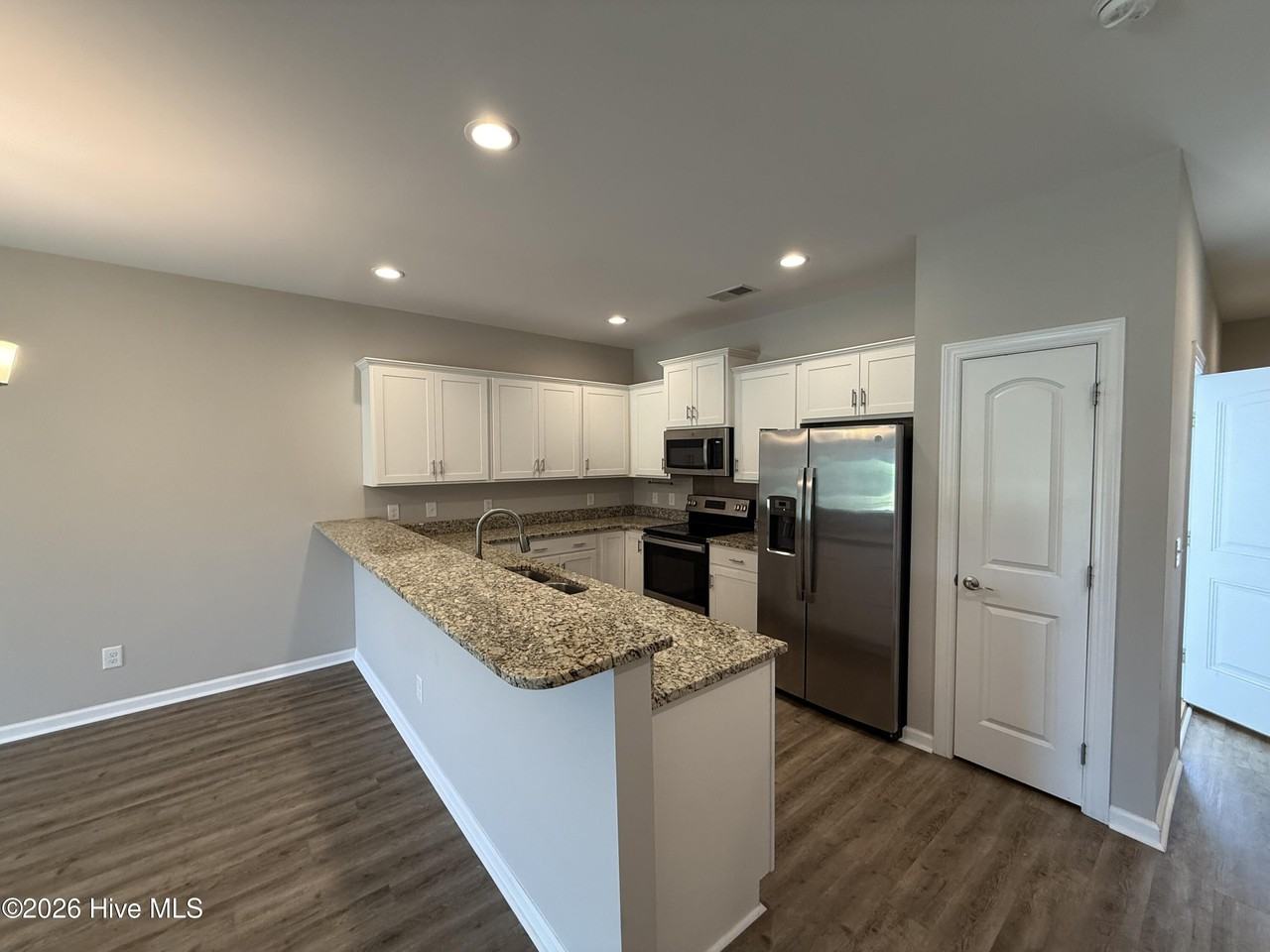 211 Briarcliff Ct - Photo 4 of 13