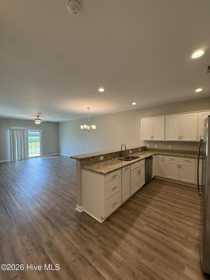 211 Briarcliff Ct - Photo 5 of 13