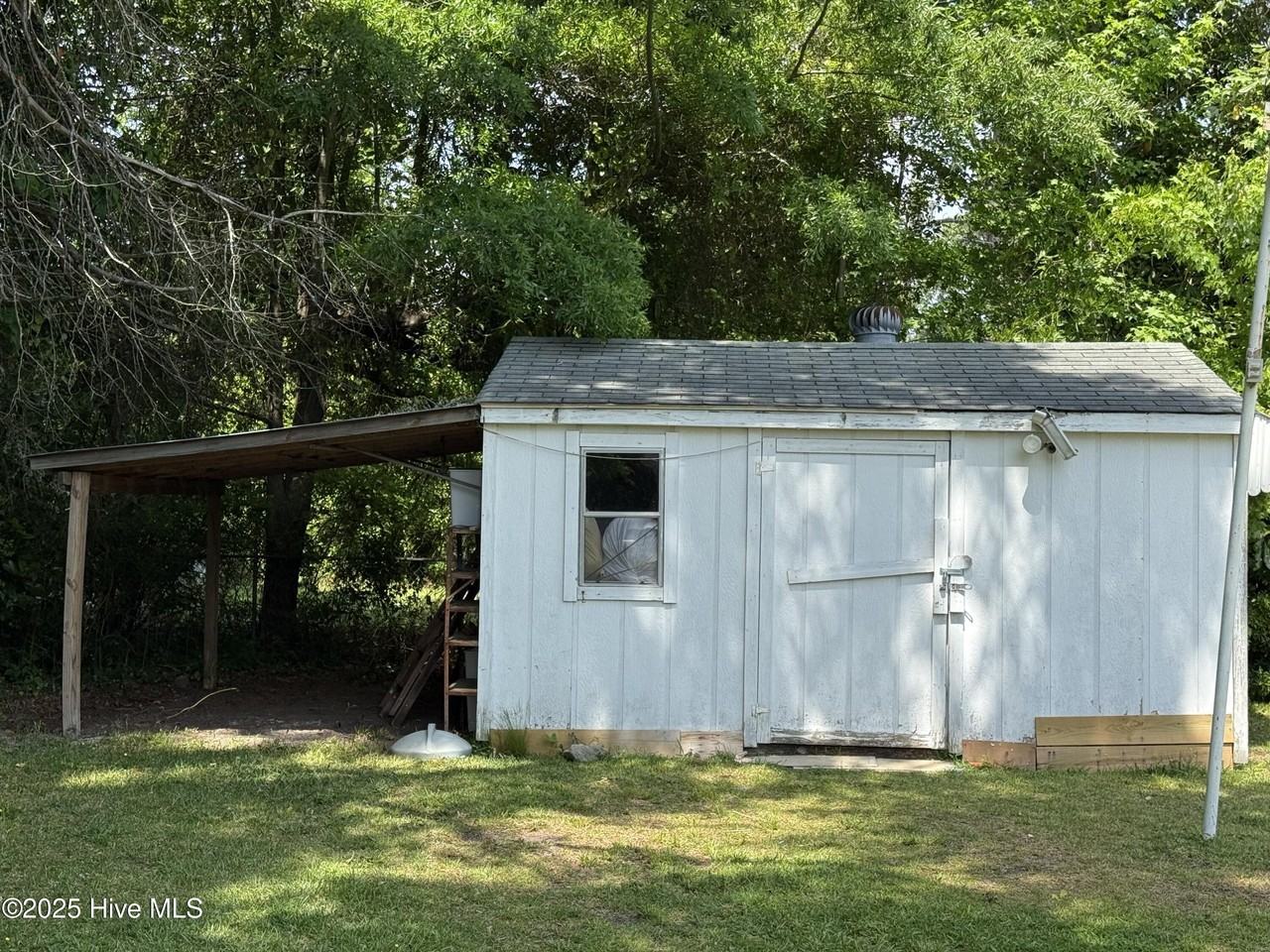 2703 Jackson Dr - Photo 6 of 20