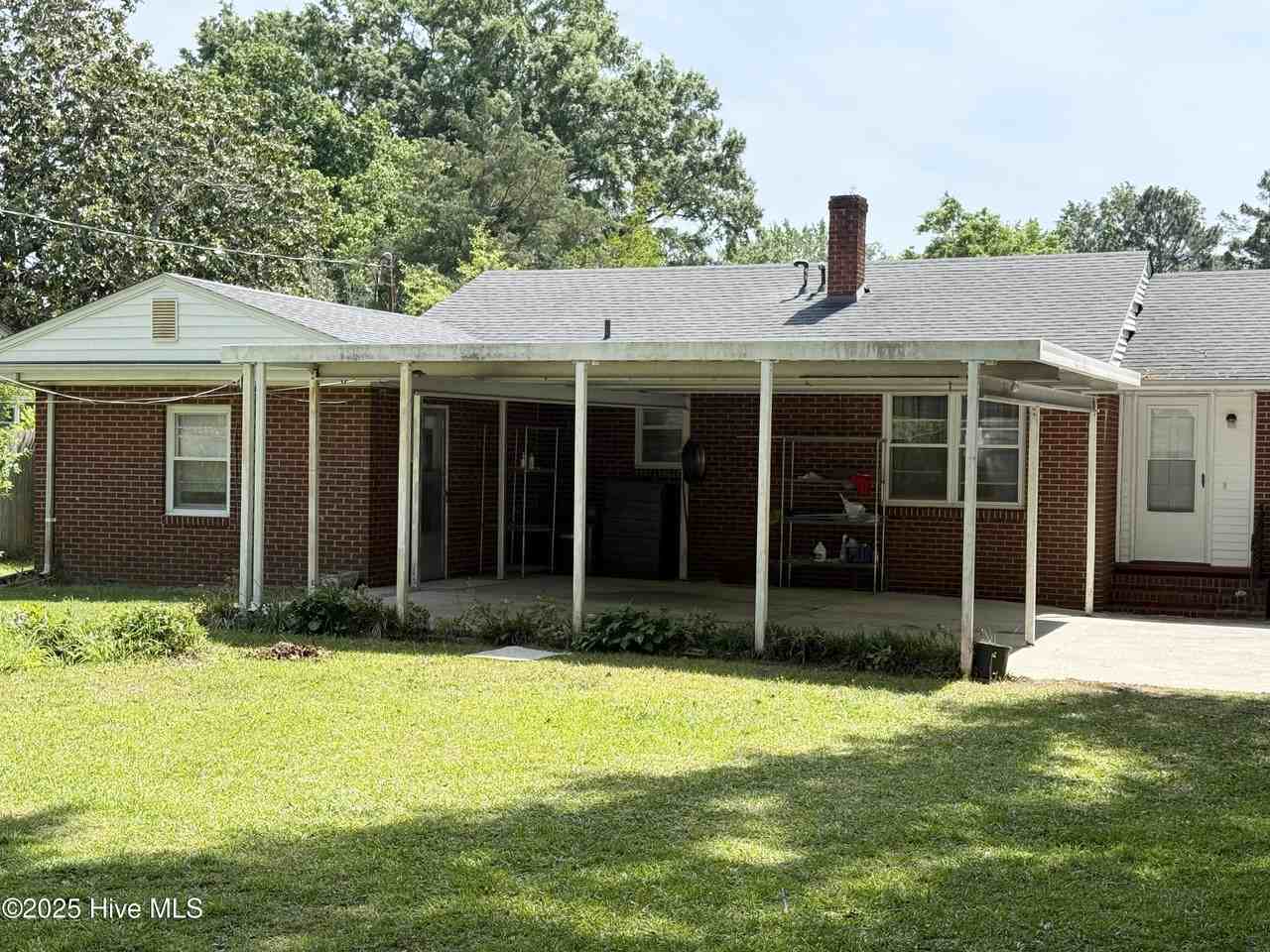 2703 Jackson Dr - Photo 7 of 20