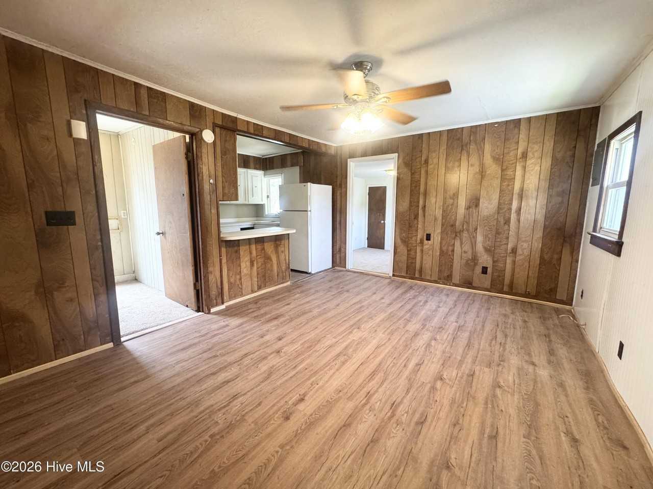 501 E Broad St #B - Photo 2 of 6
