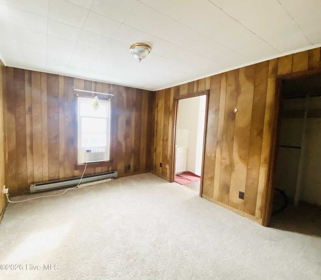 501 E Broad St #B - Photo 4 of 6