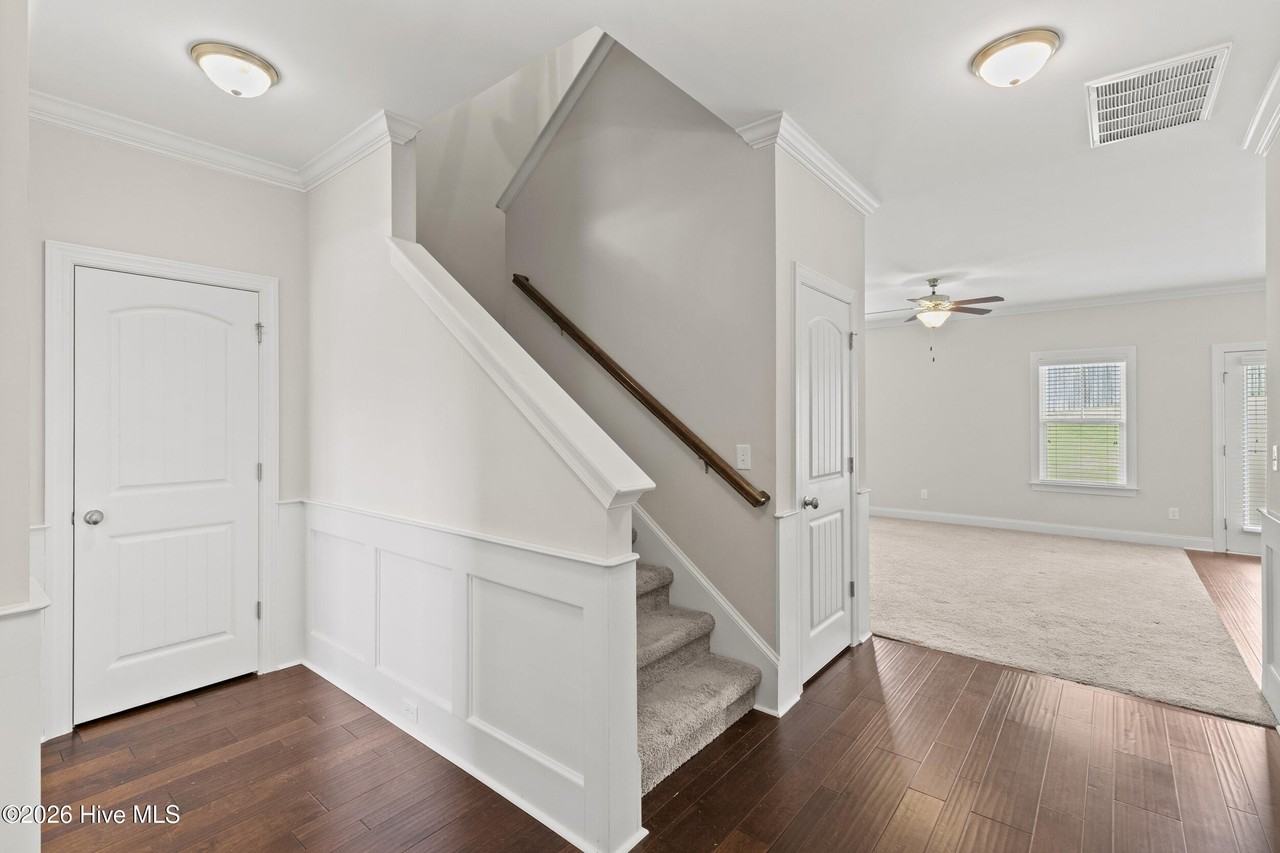 208 Torrey Pine Trl - Photo 7 of 49