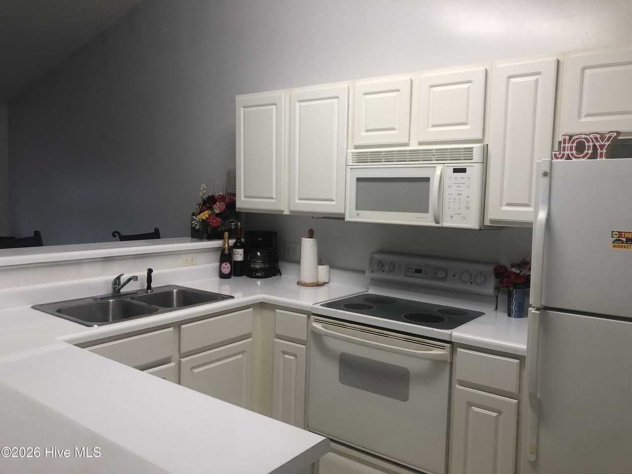 1605 Willoughby Park Ct #7 - Photo 3 of 16