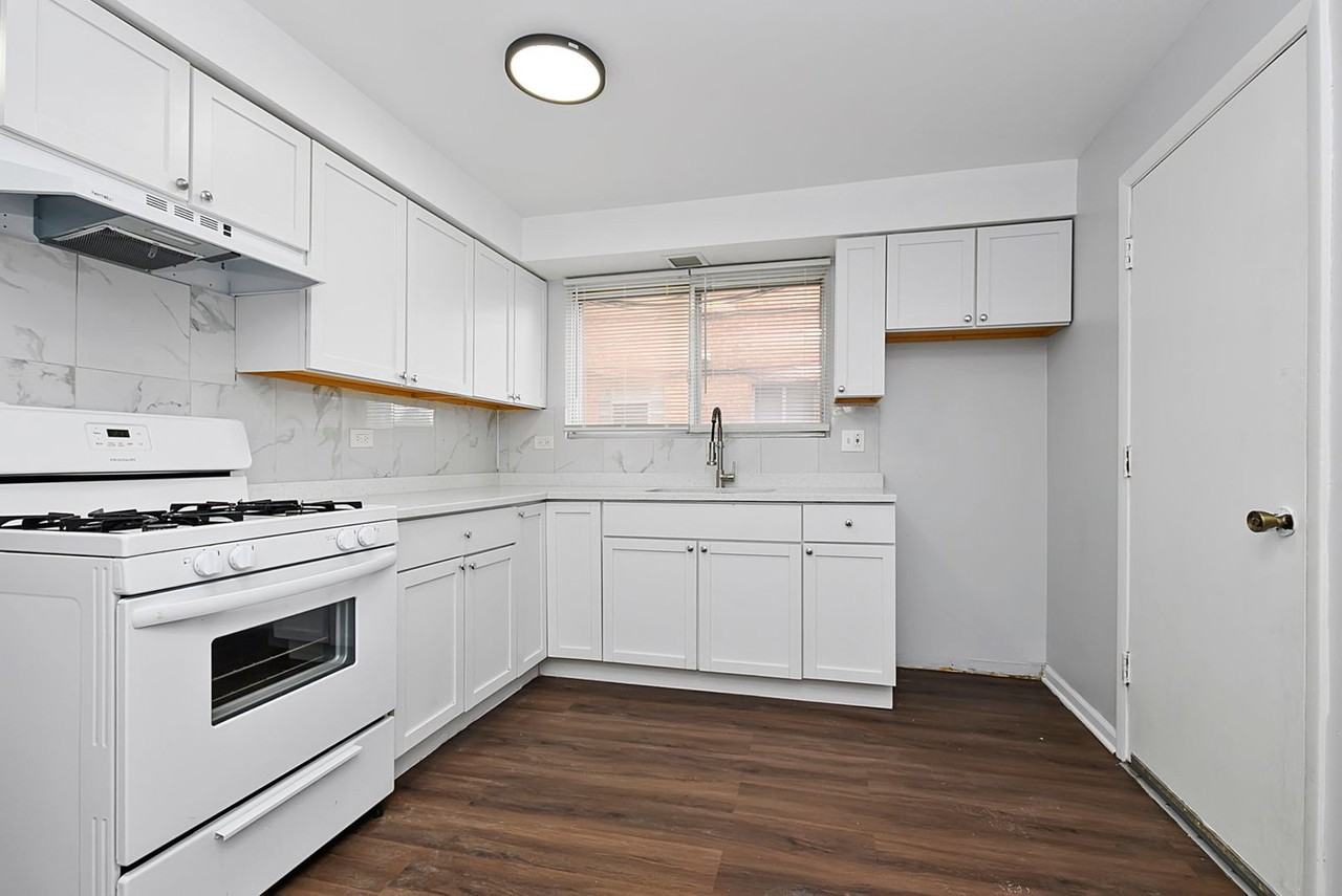 4634 W 79th St - Photo 2 of 8