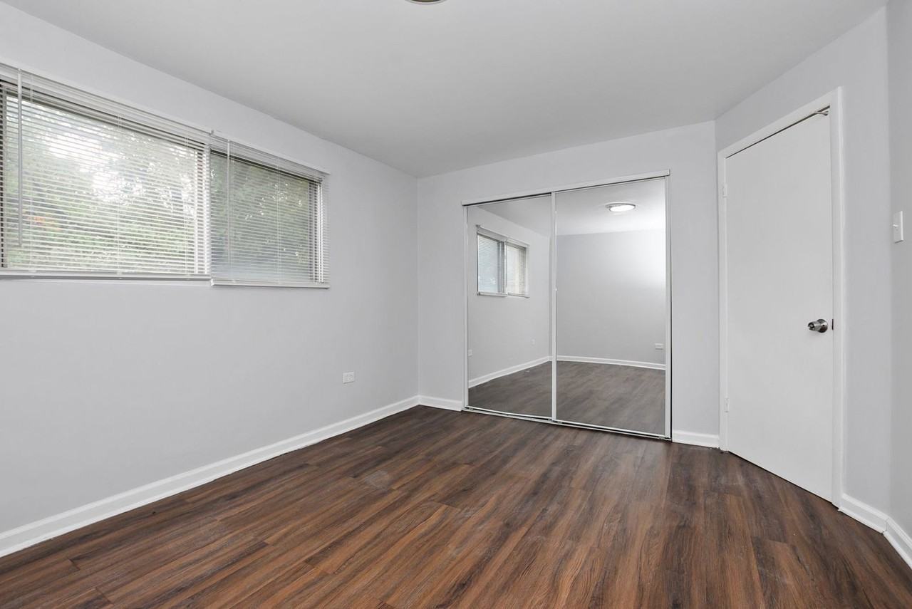 4634 W 79th St - Photo 3 of 8