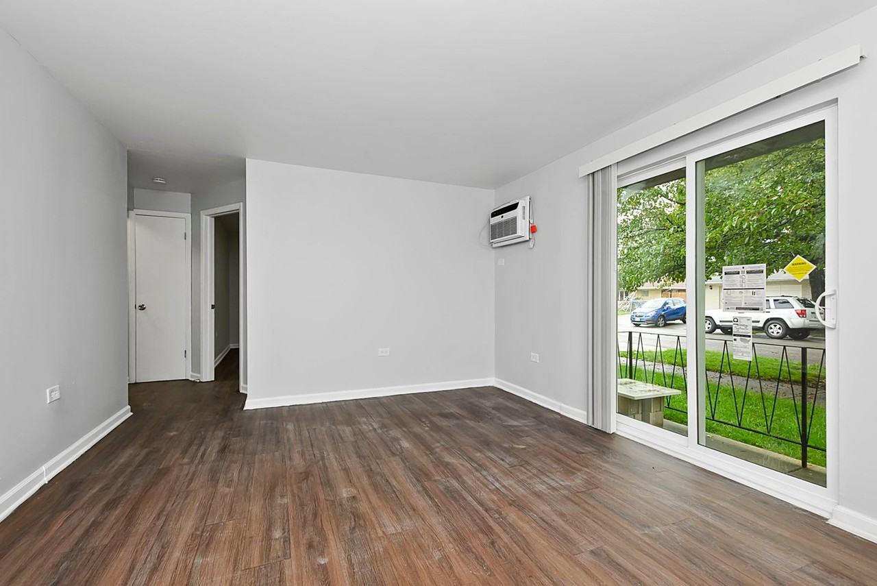 4634 W 79th St - Photo 6 of 8