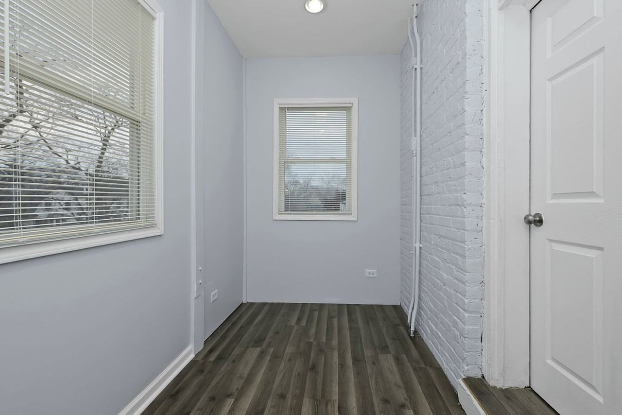 2324 W 111th St - Photo 7 of 8