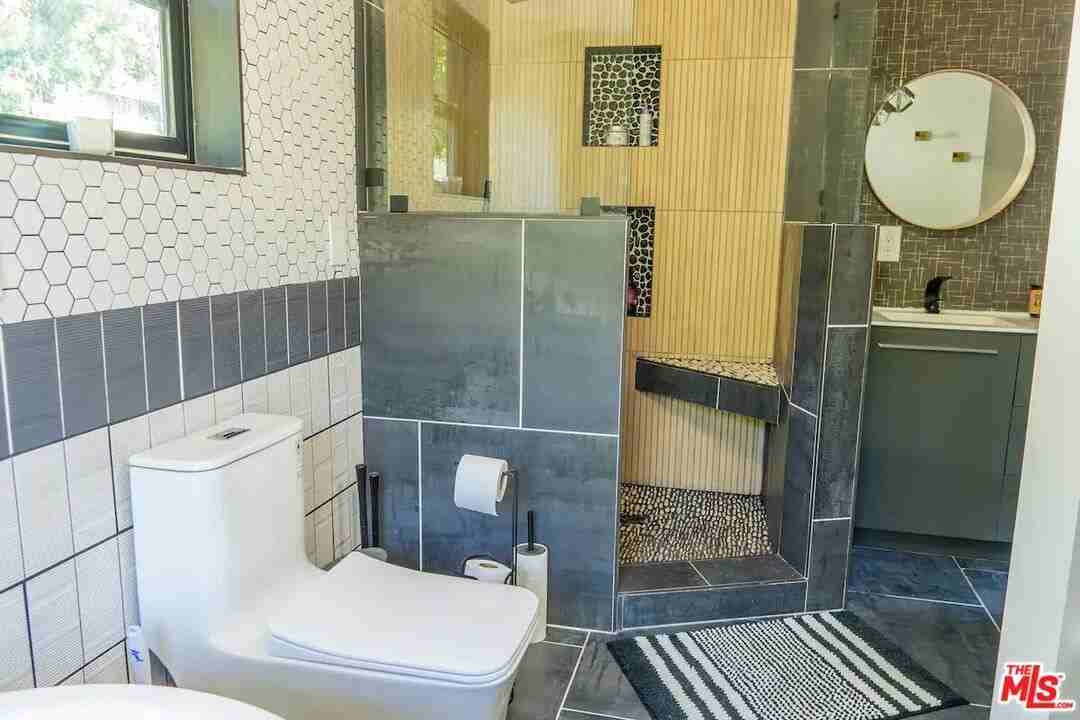 1933 Lemoyne St - Photo 2 of 8