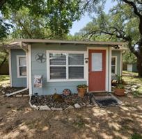 featured image of 702A Oak St