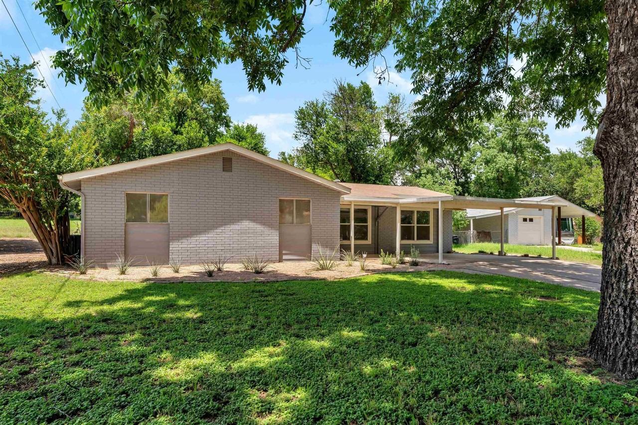 1803 Bluebonnet Ln - Photo 3 of 33