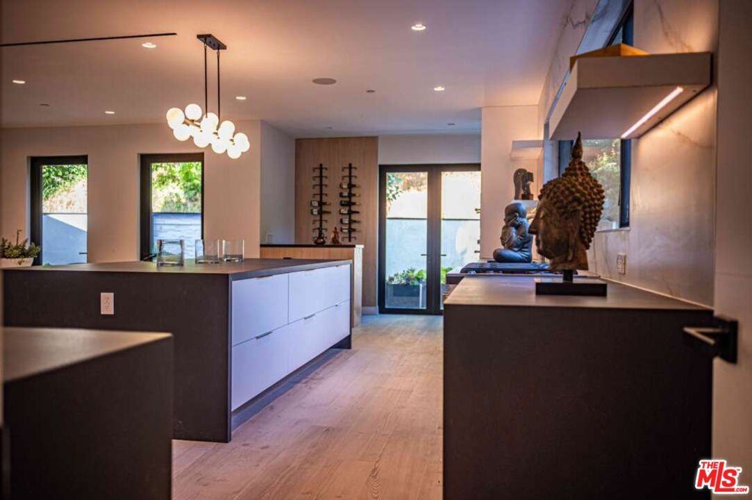 1734 N Beverly Glen Blvd - Photo 4 of 8