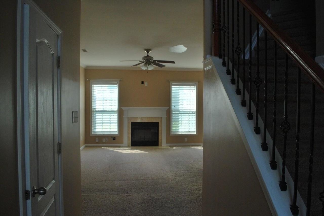 1064 Jouett Creek Dr - Photo 3 of 26