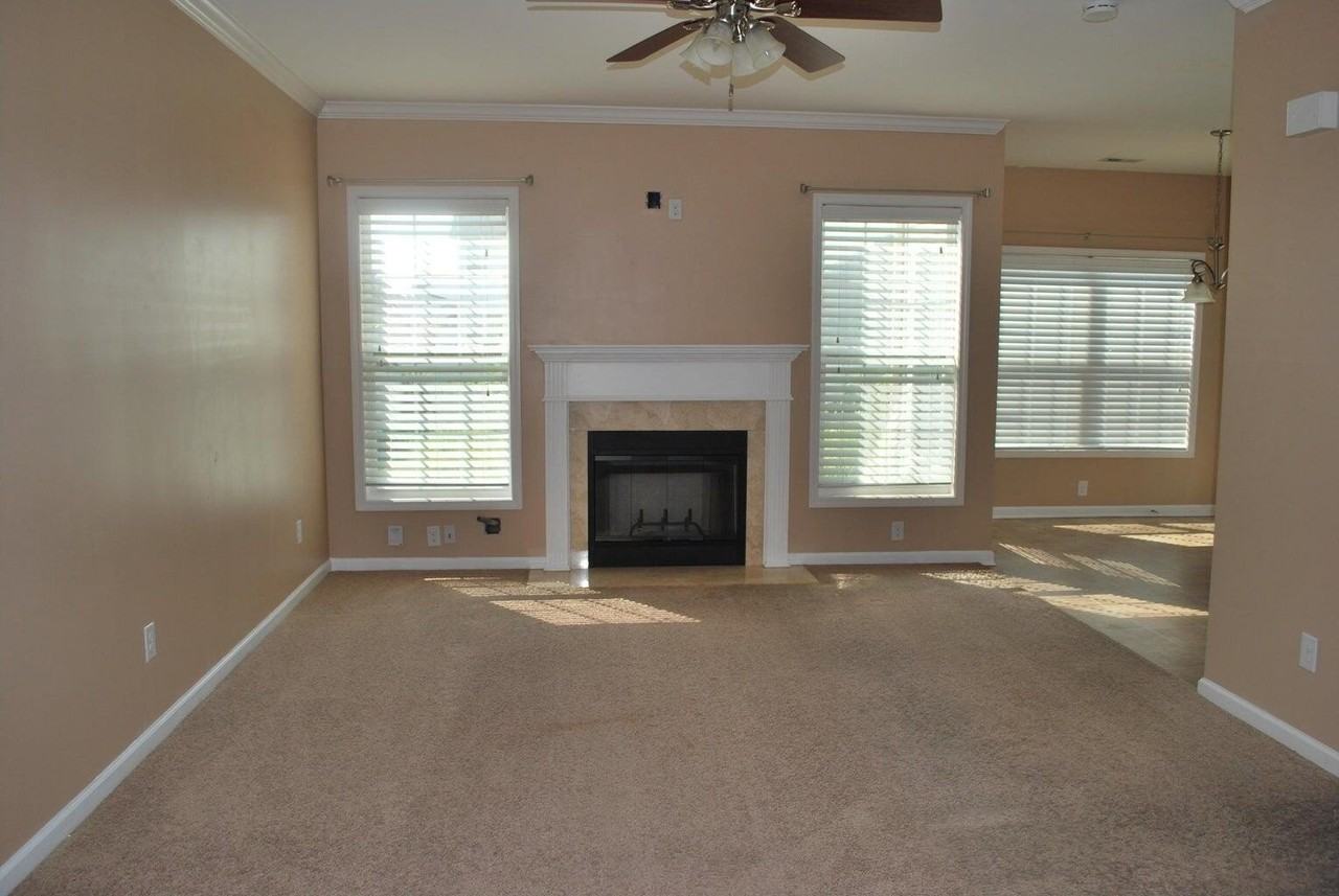 1064 Jouett Creek Dr - Photo 4 of 26