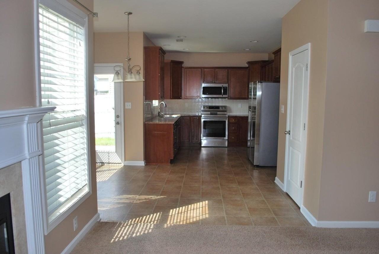 1064 Jouett Creek Dr - Photo 5 of 26