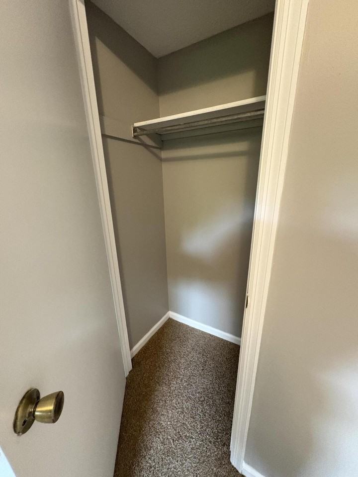 121 N Brand St #13 - Photo 6 of 10