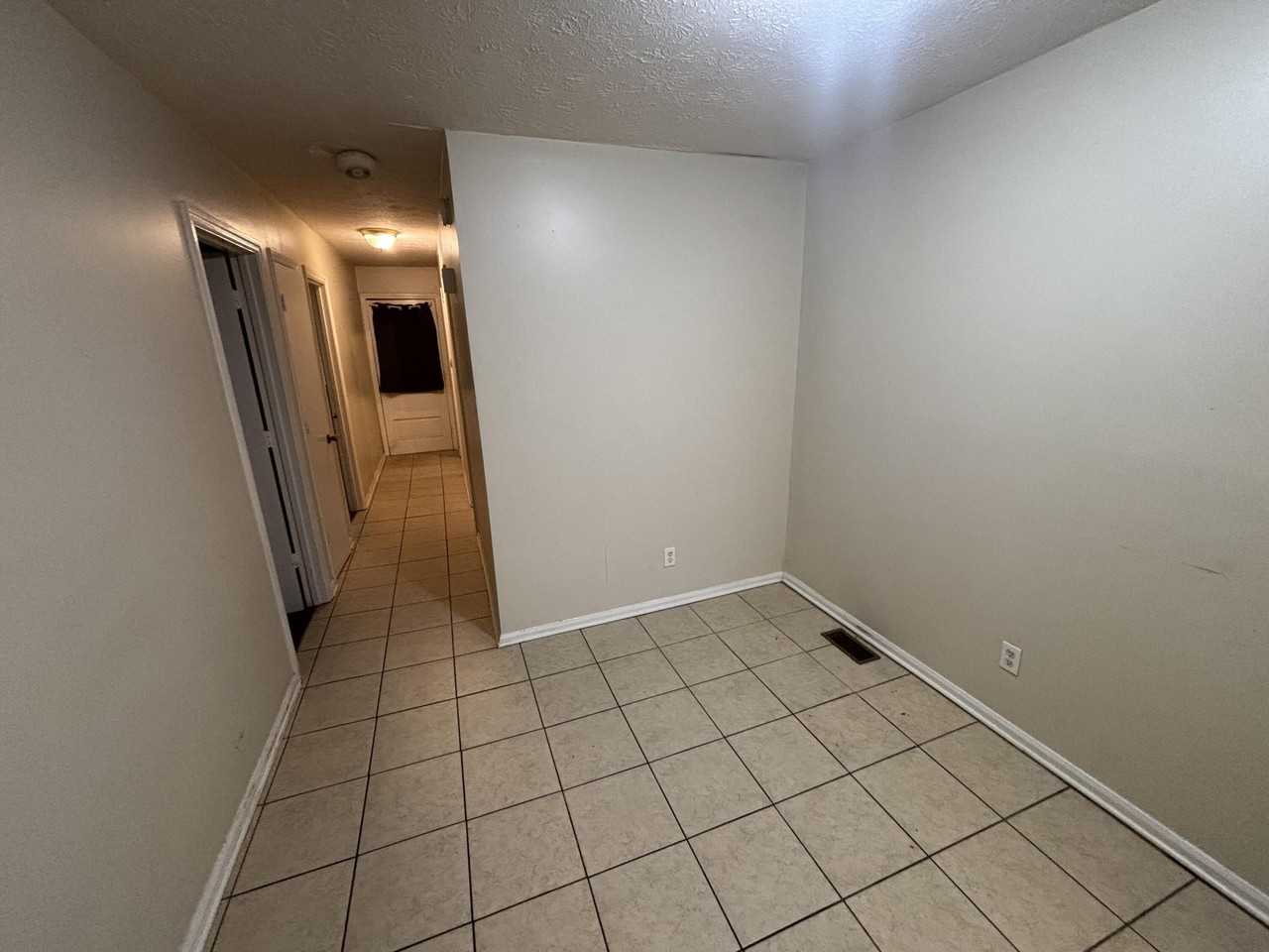 1816 Chatsworth Dr #A - Photo 4 of 8