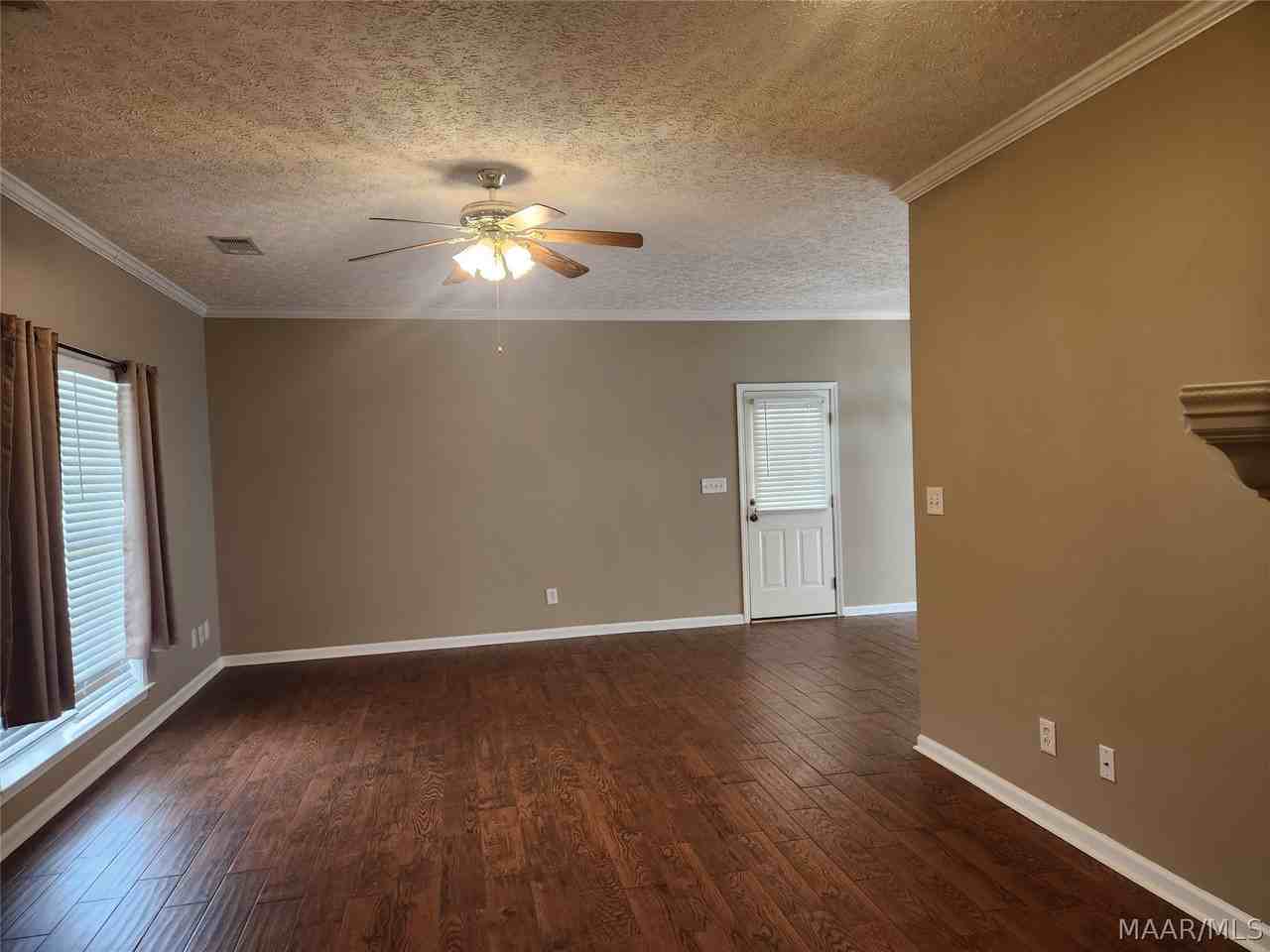 1922 Denny Dr - Photo 6 of 36