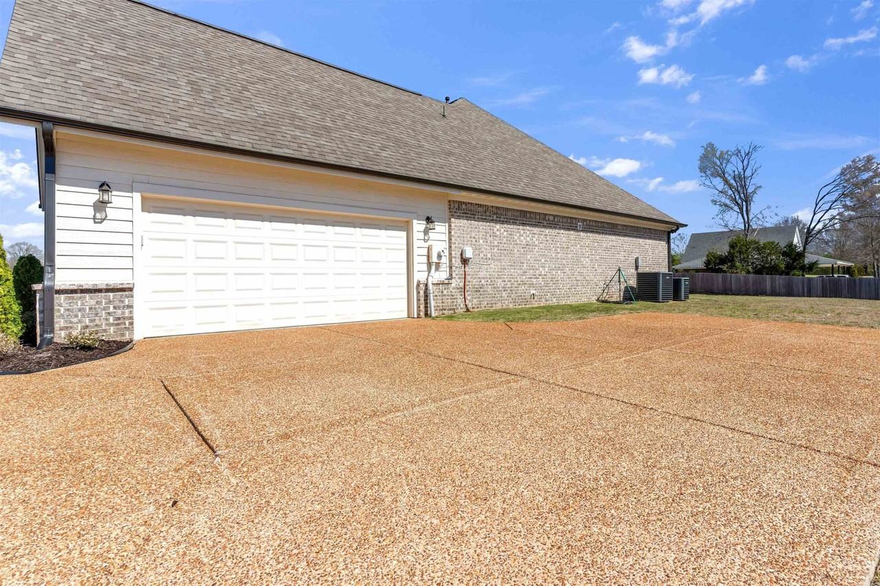 3938 Mcelroy Farms Dr - Photo 4 of 36
