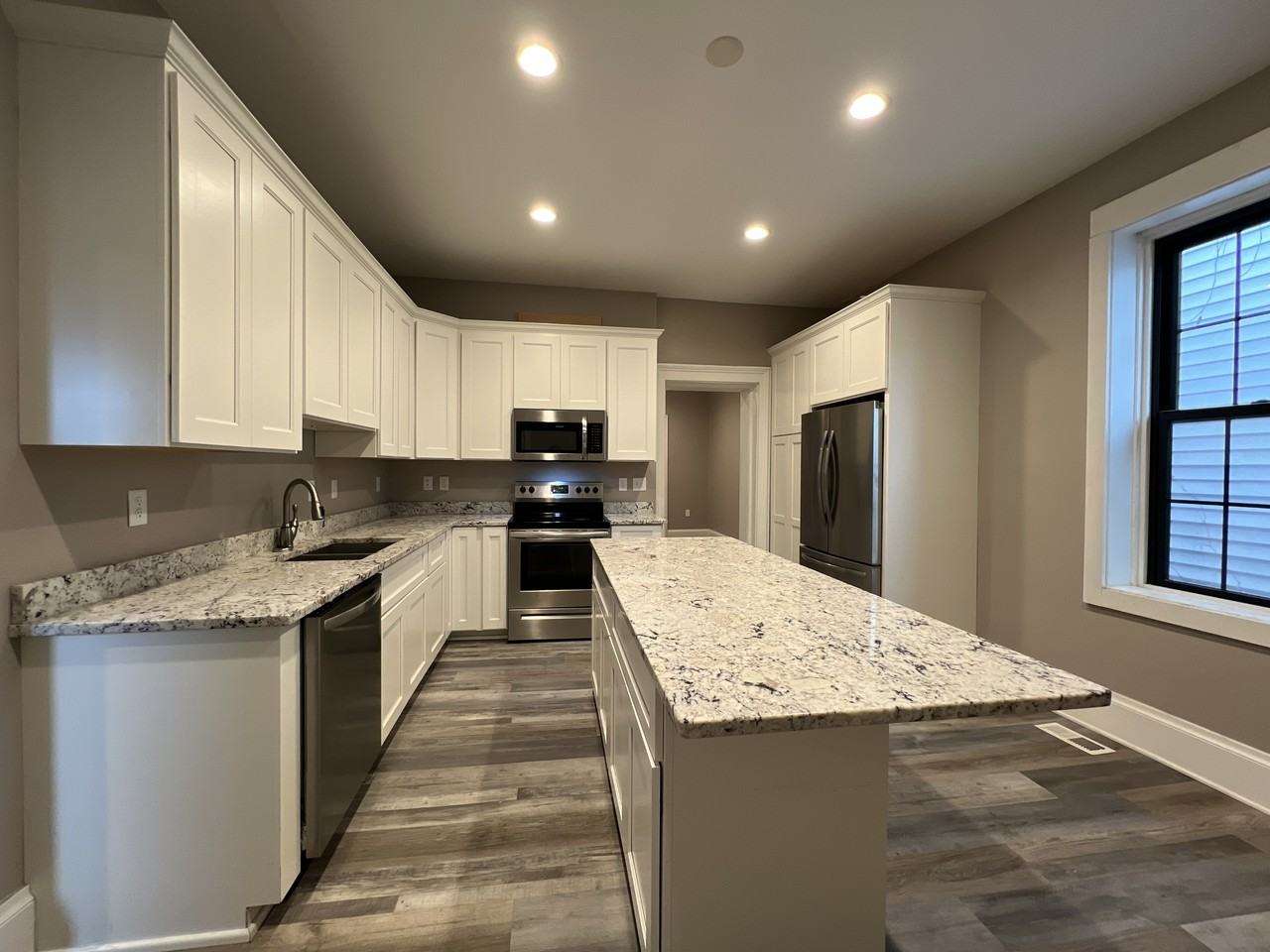 1228 Jackson St #1 - Photo 7 of 21