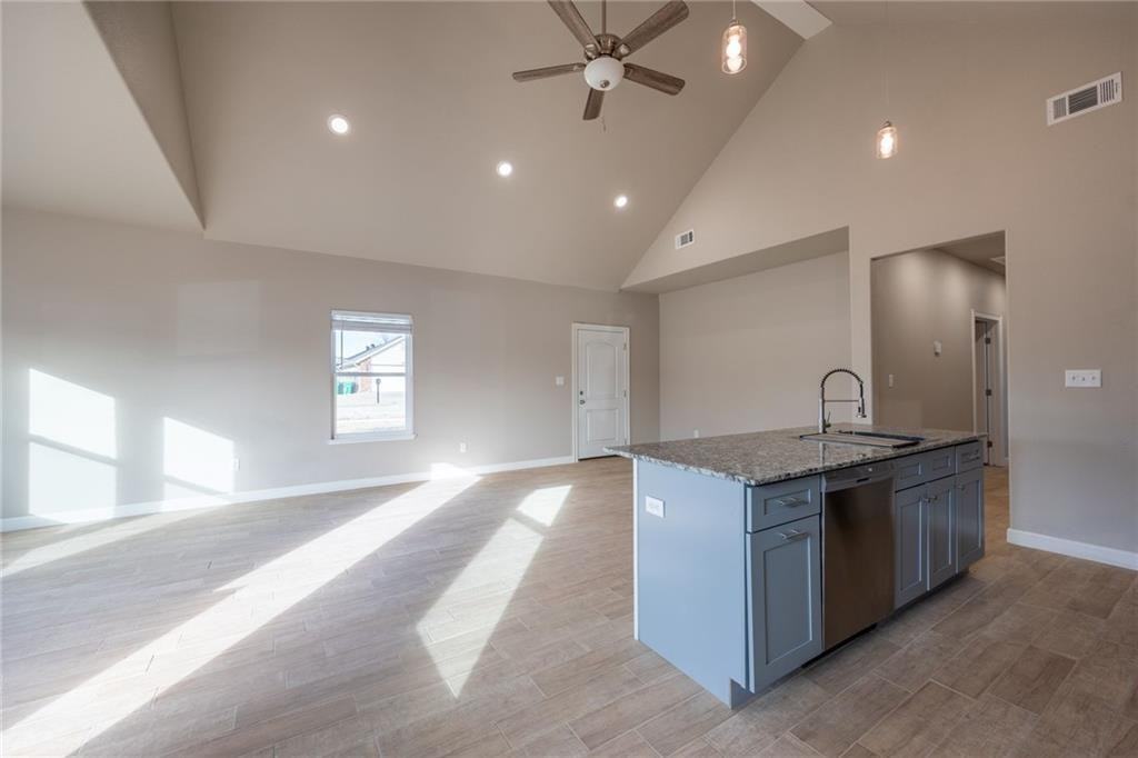 900 Valley Oaks Ln #P - Photo 7 of 26