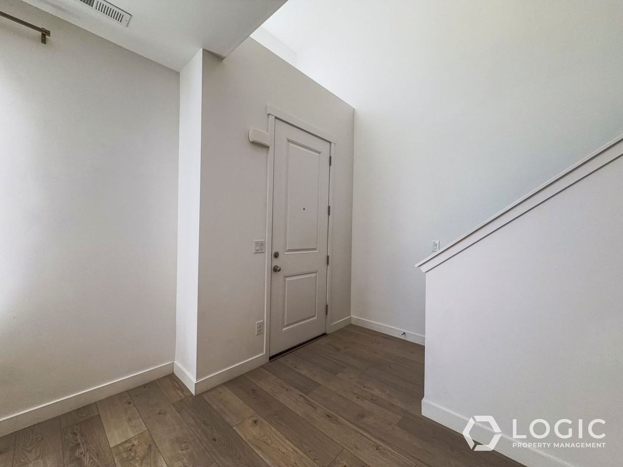 11627 S Frost View Ln - Photo 4 of 23