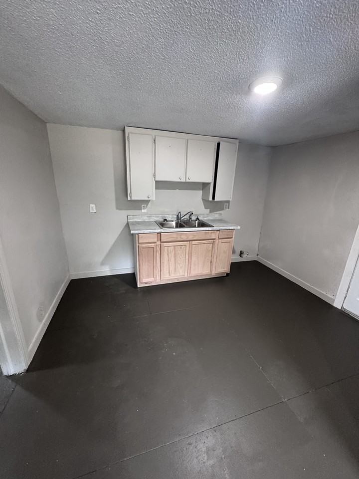 632 Taggart Ave #1 - Photo 2 of 17