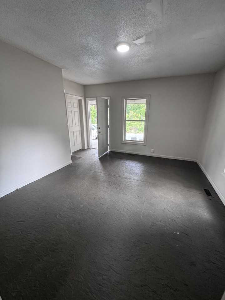 632 Taggart Ave #1 - Photo 4 of 17