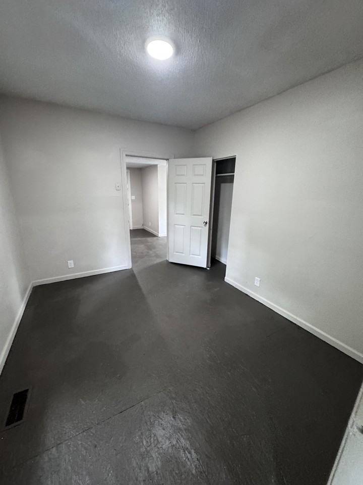632 Taggart Ave #1 - Photo 5 of 17