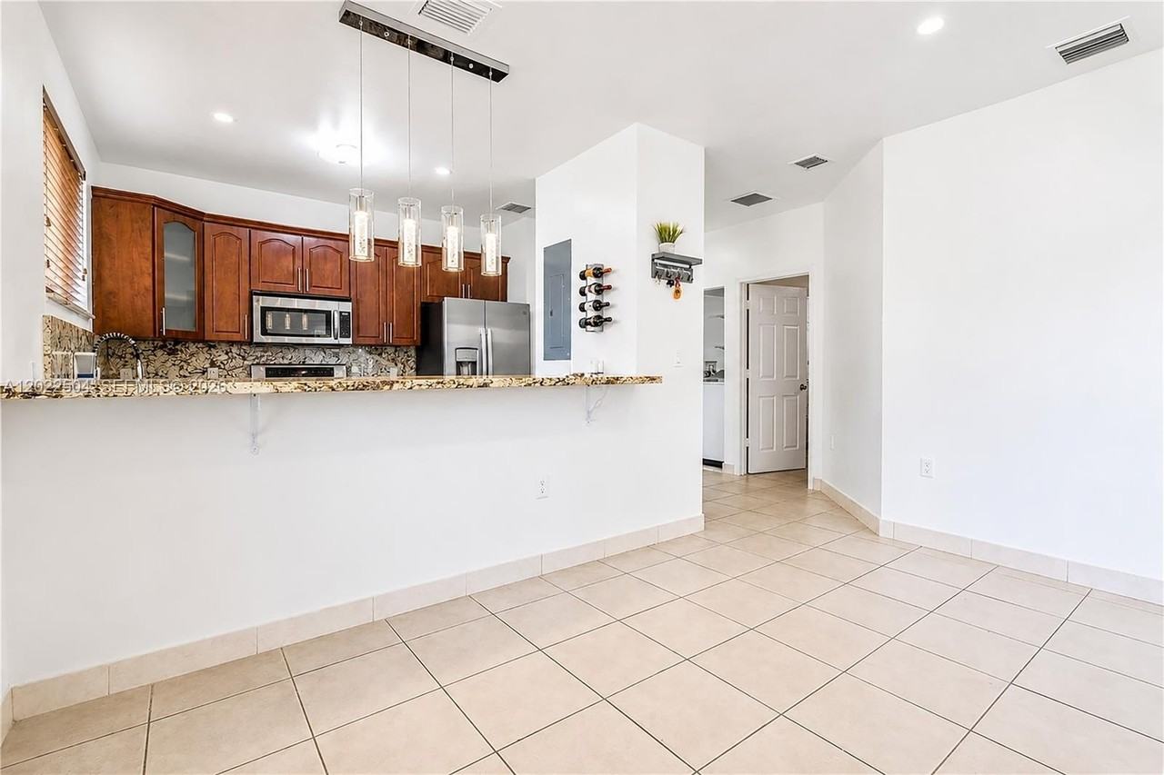 1670 Nw 73rd St - Photo 7 of 24