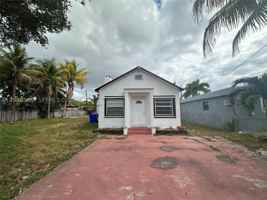 featured image of 2135 Lincoln St
