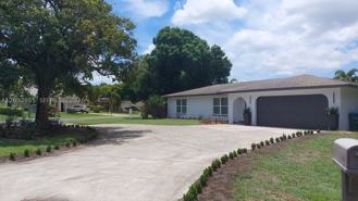 320 Se 15th Pl - Photo 1 of 1
