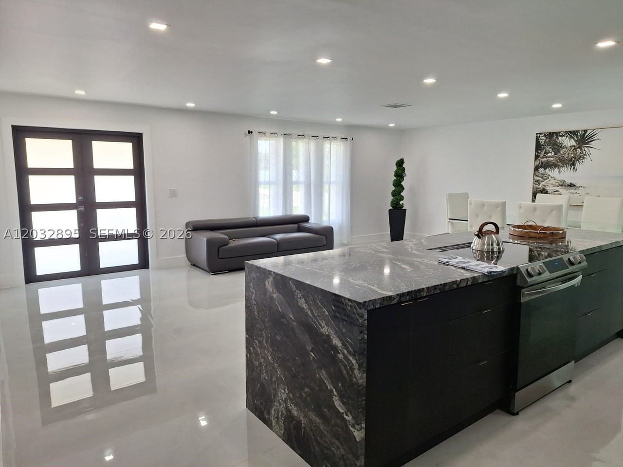 4440 Sw 14th Pl - Photo 3 of 19