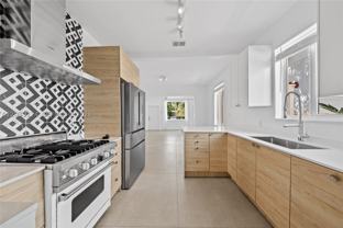 565 Nw 44th St - Photo 1 of 1