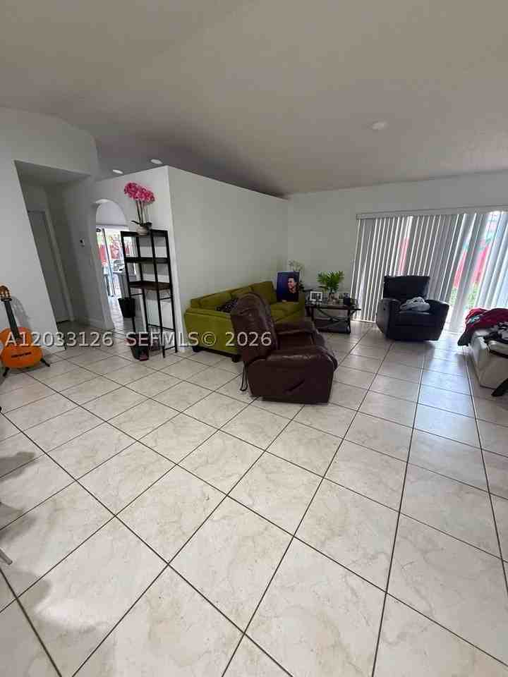 19831 Nw 65th Ct #0 - Photo 4 of 11