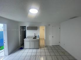 1717 Nw 16th St #B - Photo 1 of 1