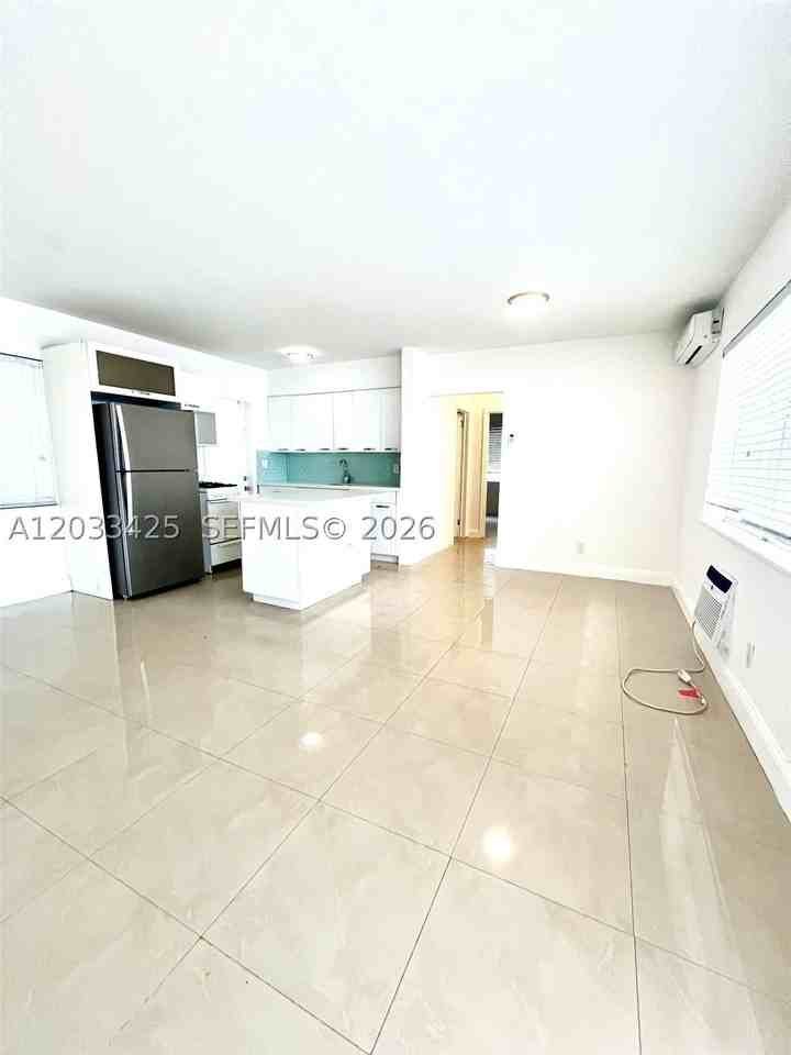 2031 Jackson St #3 - Photo 3 of 9